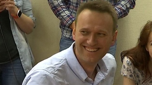 Soud v Moskv poslal na 30 dn do vzen disidenta Alexeje Navalnho