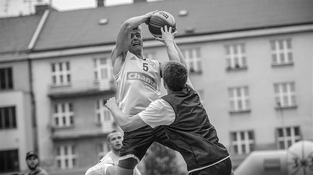 imon Jeek (v blm) na turnaji Chance 3x3 Tour v Hradci