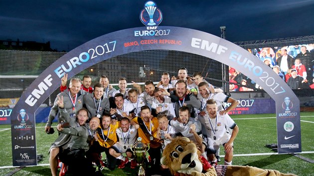 et reprezentanti v malm fotbale slavili v roce 2017 stbrn medaile na mistrovstv Evropy.