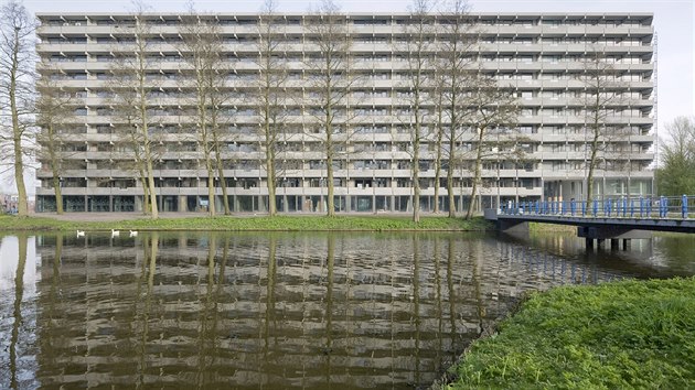 Poslední p�vodní blok na modernistickém sídli�ti v Amsterdamu mohl developer...