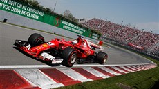 Sebastian Vettel v akci při Velké ceně Kanady.