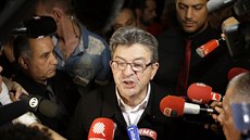 Jean-Luc Mélenchon poskytuje rozhovor novinám po úspchu v parlamentních...