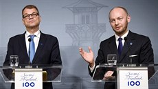 Premiér a éf Finského stedu Juha Sipilä a ministr Sampo Terho z Nové...