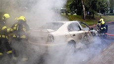 idii v Horním Slavkov zaalo za jízdy hoet auto.