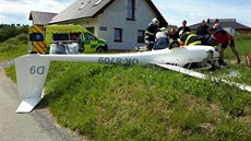 Hasii vyproovali tce zranného pilota po pádu vtron v Bystrém na...