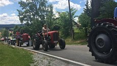 Traktoriáda, Horní Planá, �eskokrumlovsko - "spanilá" jízda traktor� r�zných...