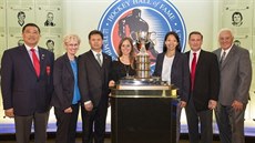 Pedstavitelé CWHL a ínského klubu Kunlun Red Star.