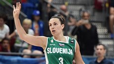 Teja Oblaková řídí hru slovinských basketbalistek.