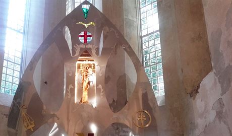 Kostel na Zelené Hoe u Nepomuku má nový oltá z nerezu.