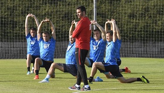 Fotbalisté Sparty bhem letní pípravu u s novým trenérem Andreou...