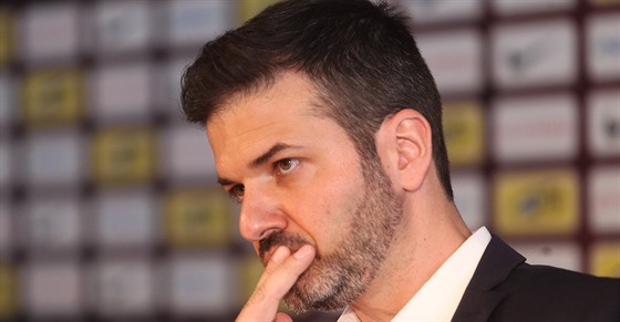 Trenér Andrea Stramaccioni má hodn dvod k rozjímání.