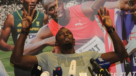 Usain Bolt na tiskové konferenci před Zlatou tretrou.