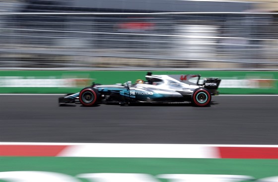 Lewis Hamilton pi kvalifikaci na Velkou cenu Ázerbájdánu
