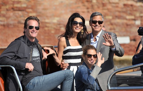 George Clooney s Amal Alamuddinovou a Cindy Crawfordová s manelem Rande...
