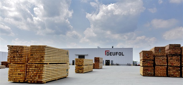 V chebské prmyslové zón otevela poboku firma Deufol.