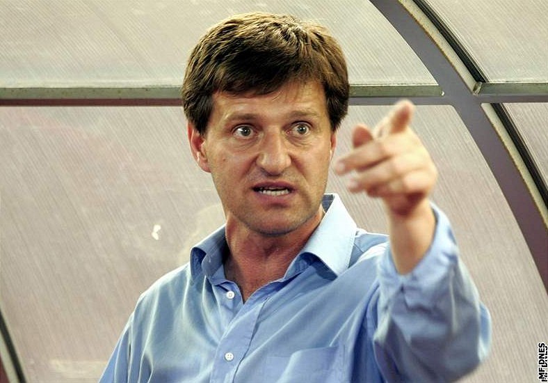 DO ÚTOKU! Ká�e svým sv��enc�m Josef Csaplár.