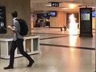 Sebevraedný atentátník zpsobil na bruselském centrálním nádraí mení výbuch....