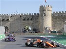 PED BRANAMI. Fernando Alonso s vozem McLaren pi Velké cen F1 Ázerbajdánu v...