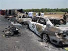 V Pákistánu se po nehod vznítila cisterna peváející palivo (25. ervna 2017)