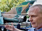 Podnikatel a leteck� nad�enec Petr B�l� p�evezl do Vratislavic st�ha�ku MiG-21...