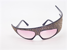 Slunení brýle zdobené krystalky Swarovski jsou od známého designéra brýlí...
