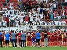 etí fotbalisté slaví s fanouky výhru nad Itálií na mistrovství Evropy do 21...