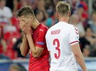 eský útoník Patrik Schick (vlevo) bhem utkání proti Dánsku na mistrovství...