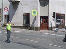 Vypnuté semafory raději nahradili dopravní policisté, což ovšem není trvalé...