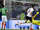 Německý fotbalista Leon Goretzka střílí gól v semifinálovém duelu Poháru FIFA s...