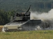 Obrněnec Lynx během armádních testů na Libavé
