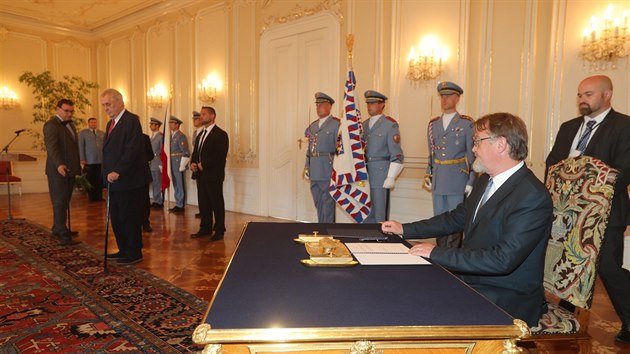 Prezident Milo Zeman jmenoval novm ministrem kolstv Stanislava techa, kter nahradil ve funkci Kateinu Valachovou (21. ervna 2017).