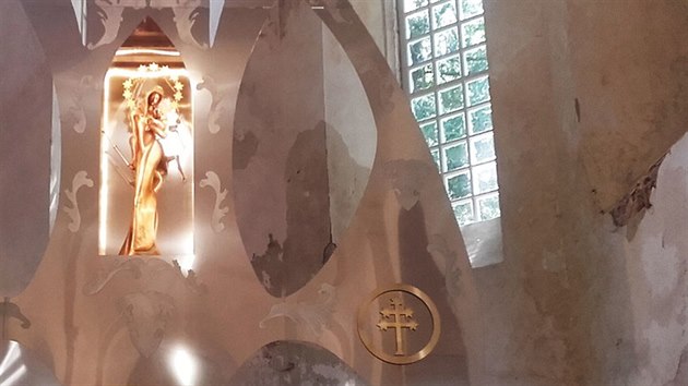 Kostel na Zelené Hoře u Nepomuku má nový oltář z nerezu.