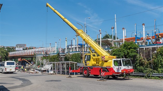 Ve Zln zbourali budovu u autobusovho ndra.