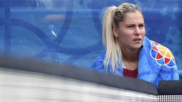 Lotysk basketbalistka Elina Babkinov pihl zpasu se Srbskem.
