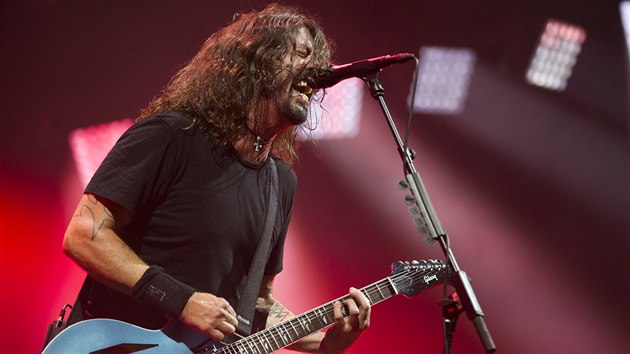 Dave Grohl, Foo Fighters (O2 arena, Praha, 27. června 2017)