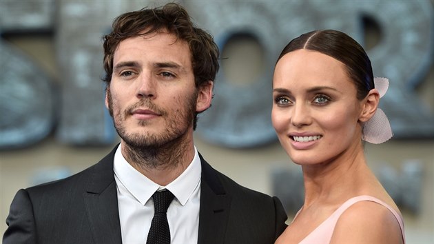 Sam Claflin a jeho man�elka Laura Haddockov� (Lond�n, 18. �ervna 2017)
