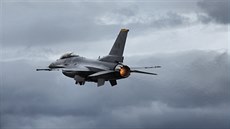 Stíhací letoun F-16 Fighting Falcon. Ilustraní foto