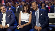 David Pastrák s maminkou na slavnostním vyhláení ankety Zlatá hokejka o...