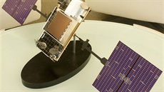 Model satelitu Iridium NEXT ve Wasingtonu