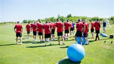 Fotbalisté �eských Bud�jovic na za�átku letní p�ípravy.