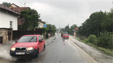 Zaplavená silnice v Dobichovicích (29.6.2017)