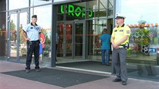 Policie kvli podezelému pedmtu evakuovala nákupní centrum ve Zlín, jednalo...