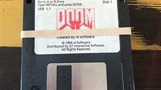 John Romero prodává svoje originálky s Doomem 2
