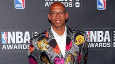 Monty Williams, trenérský asistent San Antonia, dostal cenu za oddanost...