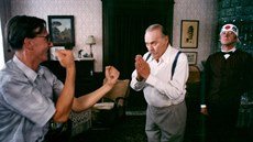 Ondej Havelka, Lubomír Lipský a Oldich Vízner v seriálu Saturnin (1994)