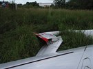 Pilot se s vtronm zítil do vysoké trávy na beskydské louce.