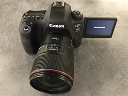 Canon EOS 6D Mark II.