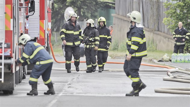 Při požáru ve skladu lahví s propanbutanem v Plané na Tachovsku zemřel jeden člověk. Další tři lidé se zranili. (30. května 2017)