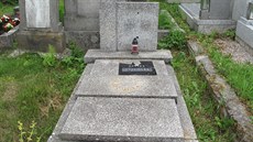 Ostatky Karla Sezemského spoívají v rodinné hrobce v Nové Pace.