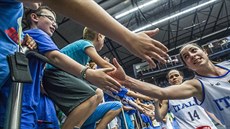 Italské basketbalistky dkují za podporu ákm a ákyním z královéhradecké...